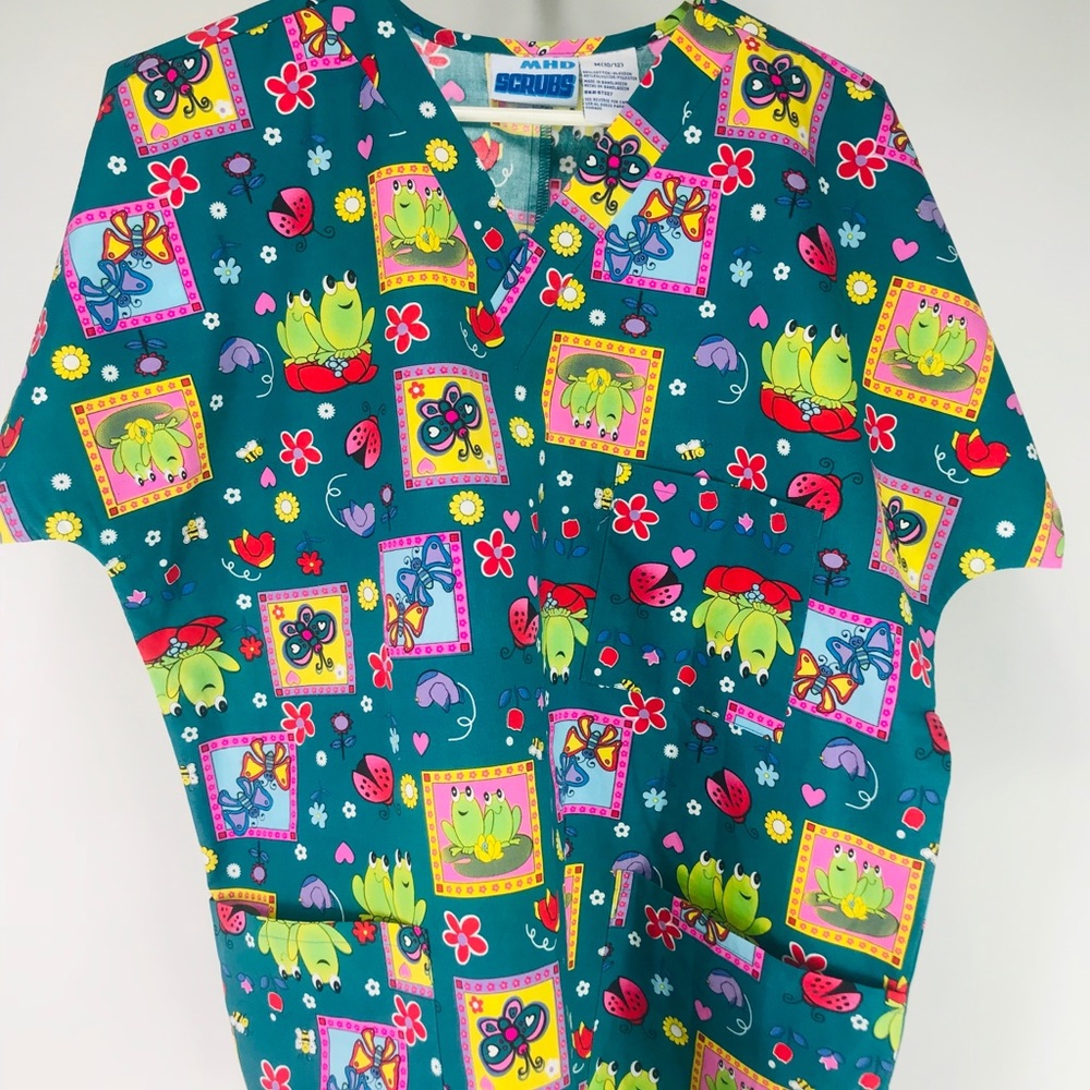 Women’s medium scrub frog butterflies